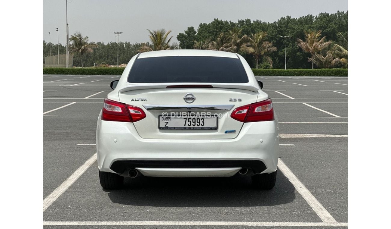 Nissan Altima SV MODEL 2017 GCC CAR PERFECT CONDITION INSIDE AND OUTSIDE