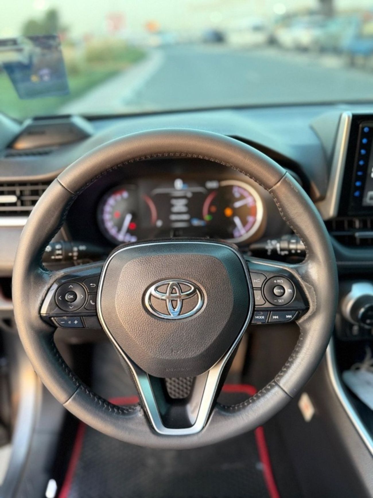 تويوتا راف ٤ Japan 2.0 L Full Option 360 camera,leather seats, power seat,head up display