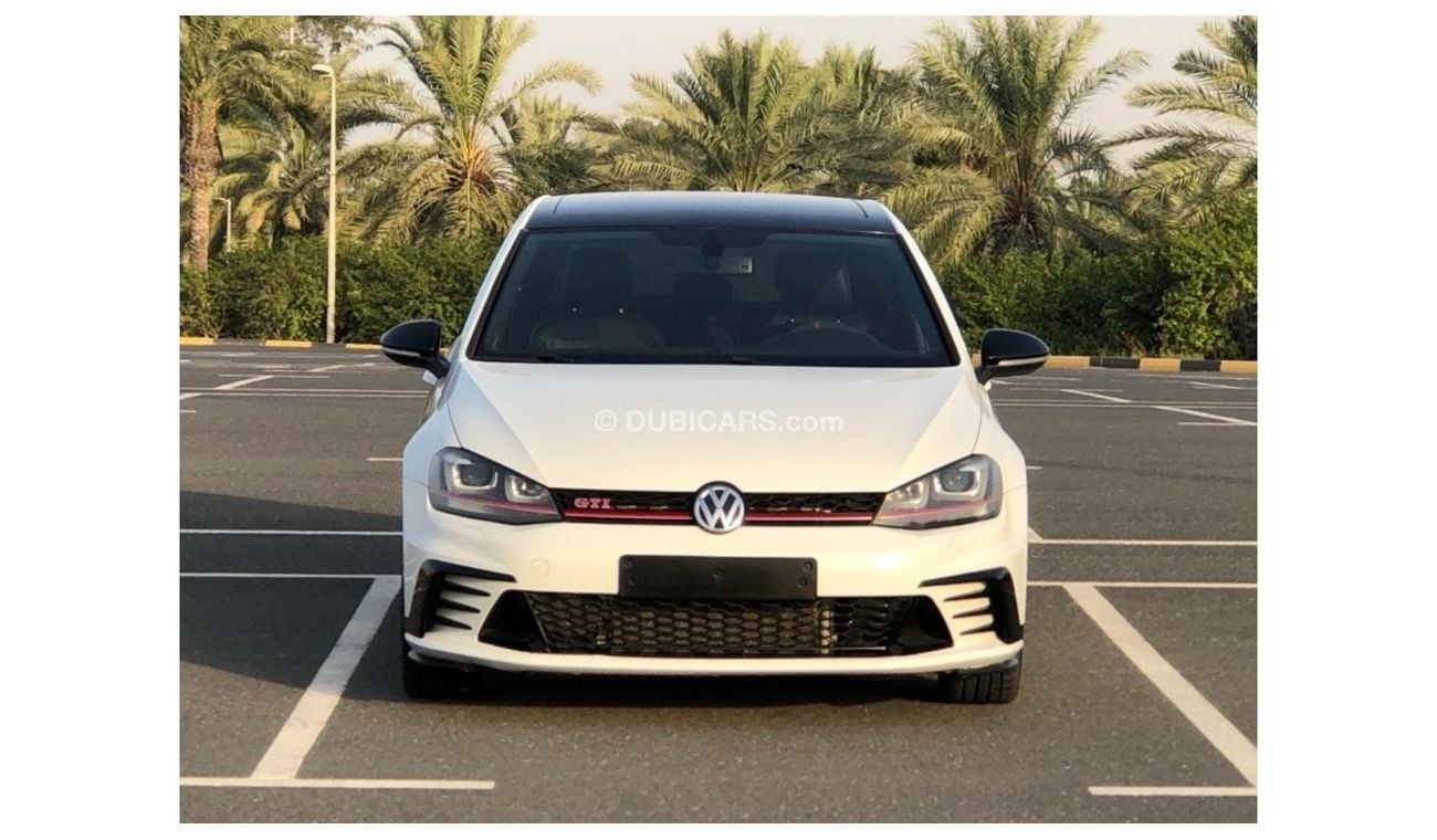 Volkswagen Golf Volex wagan GTI CLUB SPORT MODEL 2016 GCC CAR PERFECT CONDITION INSIDE AND OUTSIDE FULL OPTION PANOR