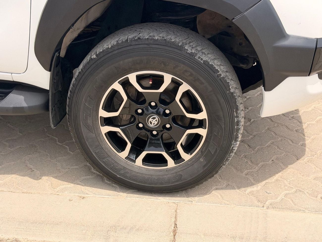 Toyota Hilux ADVENTURE SR5