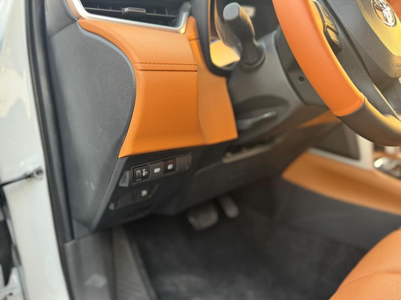 Toyota Corolla Cross TOYOTA CROSS WITH RARE CAMERA ,POWER TAILGATE , 2.0  HYBRID MY 2025