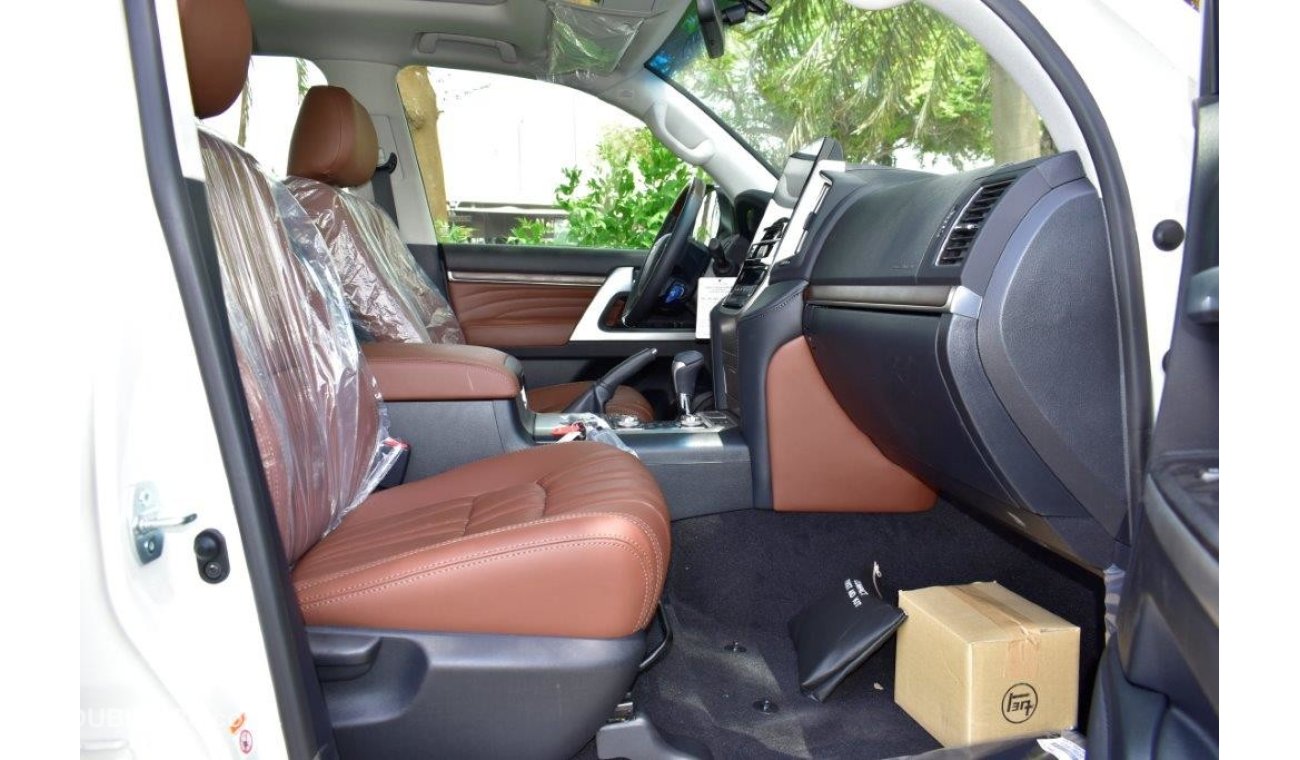 تويوتا لاند كروزر Petrol-5.7L-VXR-Automatic-With-Quilt-Seats