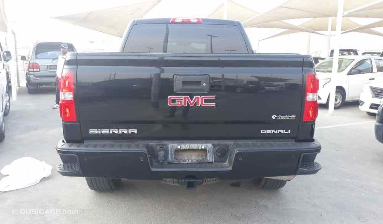 GMC Sierra دينالى