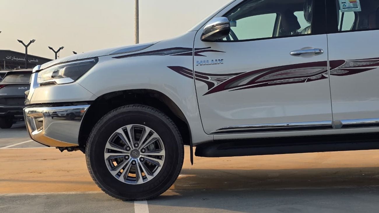تويوتا هيلوكس S GLX 2.7L AWD M/T