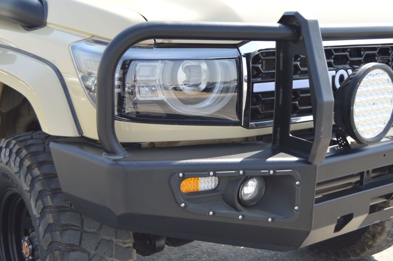 Toyota Land Cruiser Pick Up Perfect inside and outside