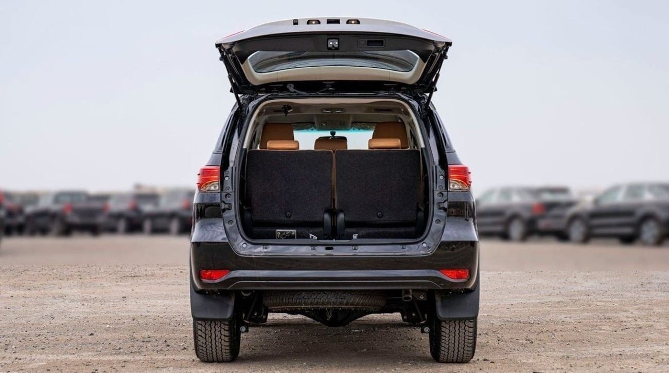 تويوتا فورتونر Toyota Fortuner SR5 2.7L Petrol  4*2 MY2025