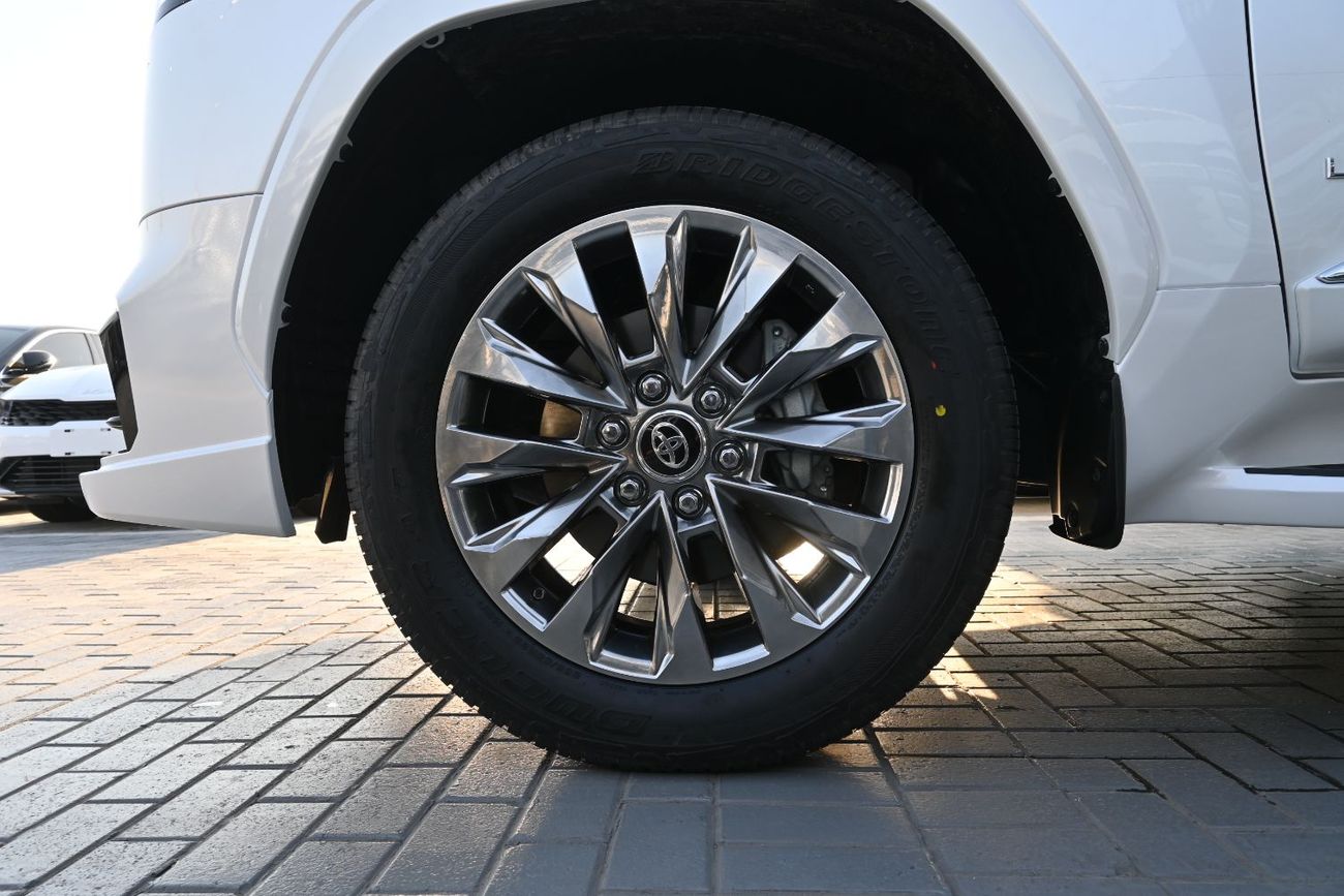 Toyota Land Cruiser VXR Toyota Land Cruiser VX-R 3.5L Twin Turbo + Hybrid V6 4WD