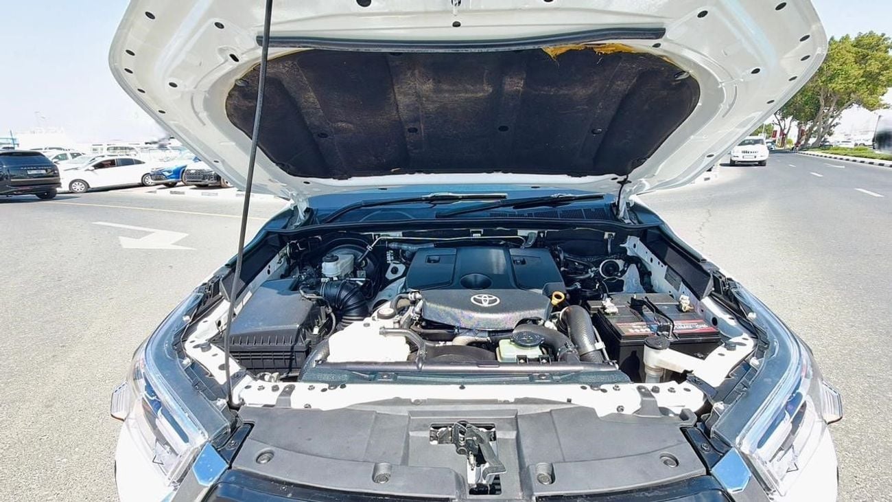 تويوتا هيلوكس 