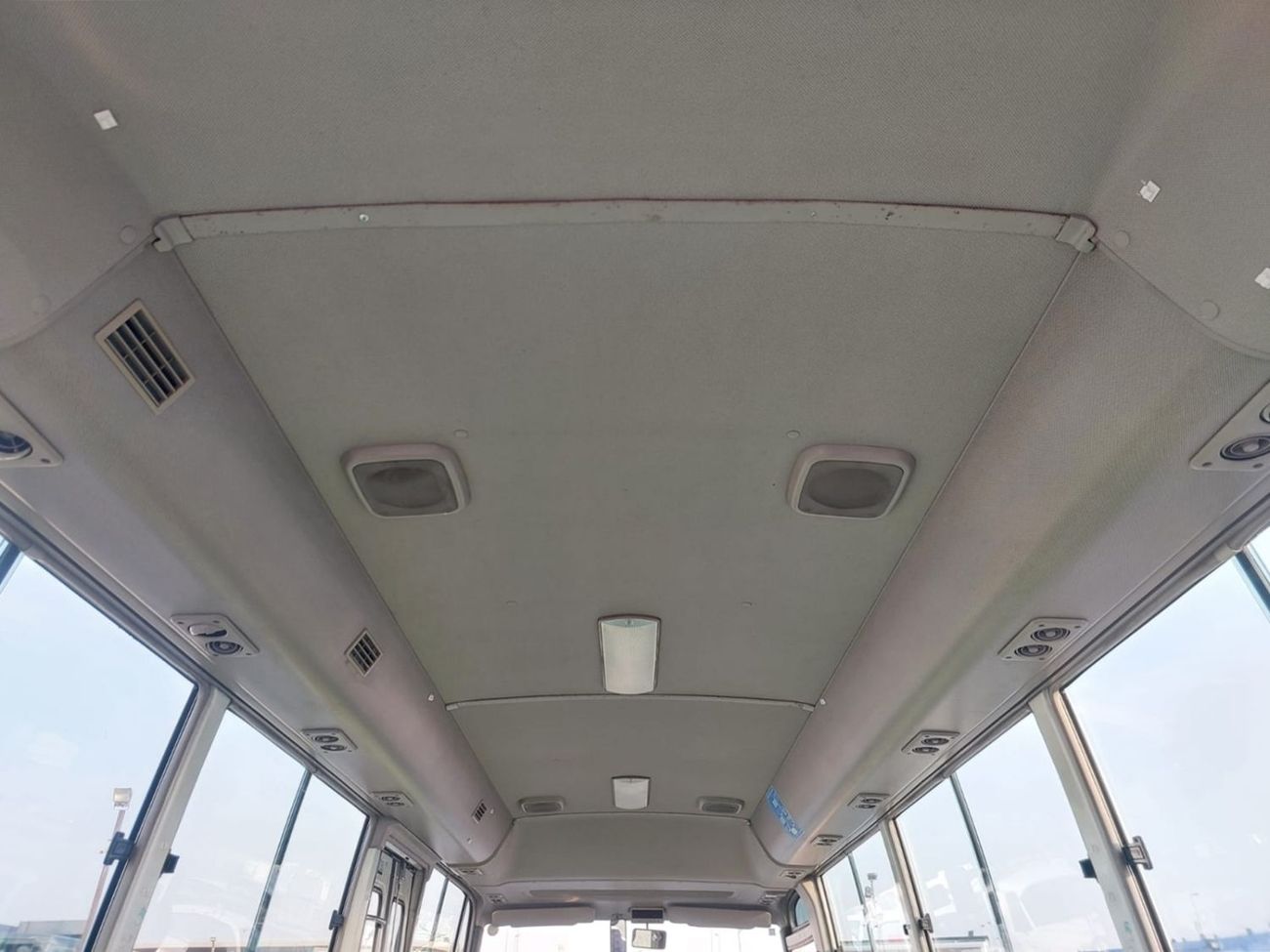 Isuzu Journey ISUZU JOURNEY BUS RHD 2003 MODEL 4.1 L DIESEL MANUAL(PM720009)