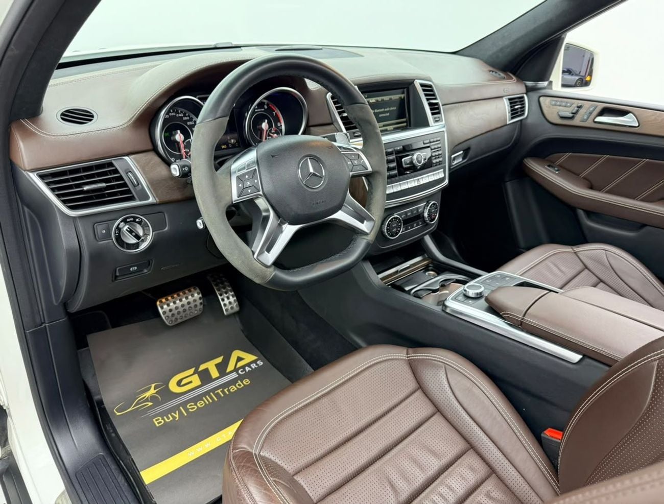 مرسيدس بنز ML 63 AMG STANDARD مرسيدس بنز ML 63 AMG موديل 2014، سجل صيانة كامل، كاملة المواصفات، بحالة ممتازة، خليجية