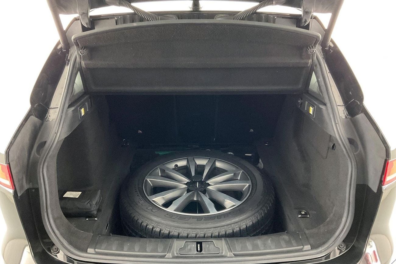 جاكوار F بيس R-Sport | عرض العيد الحصري | خالية من أضرار الفيضانات