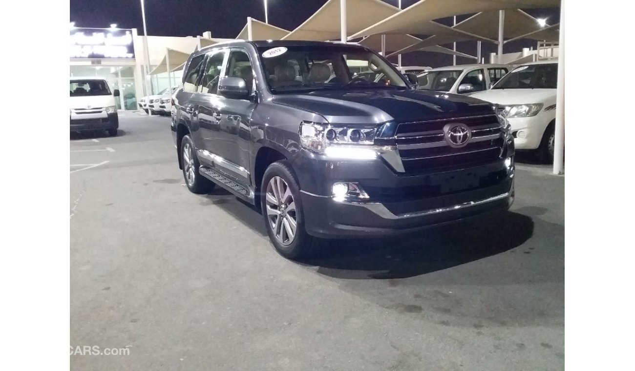 تويوتا لاند كروزر Toyota Land Cruiser 2012 EX-R GCC