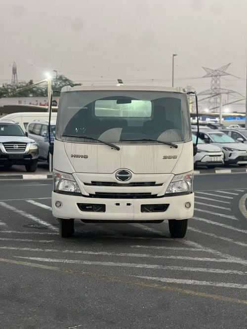 Hino 300 714
