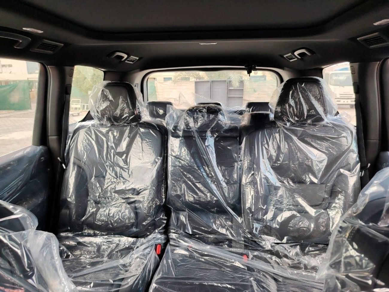 نيسان باترول Nissan Patrol SE T2 3.8l petrol 4WD Gcc White inside black Color 2026 model