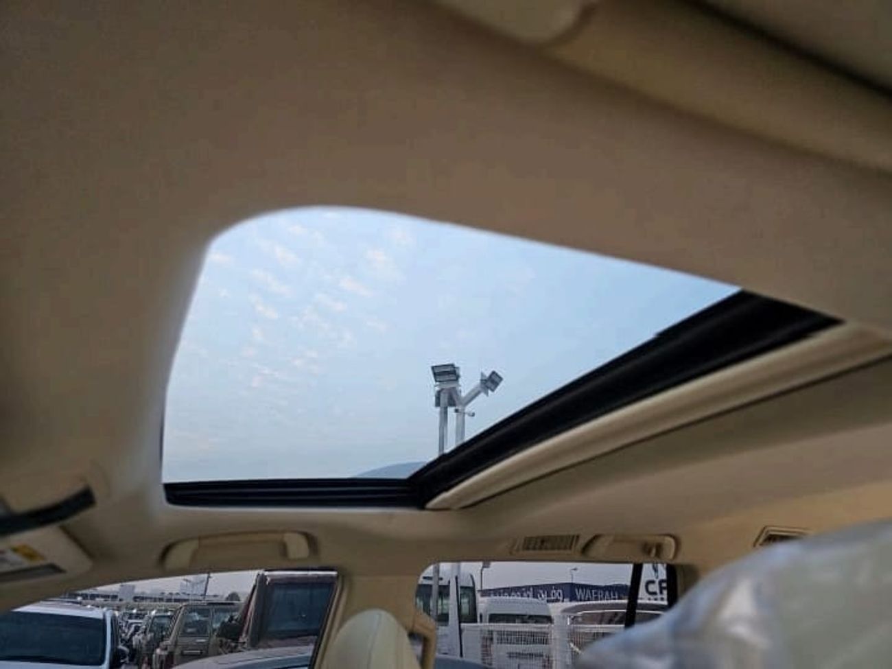 Toyota Prado VXR 4.0L 4WD LHD-GCC SPECS-Automatic-petrol-6 Cylinders-7 Seats-5 Doors