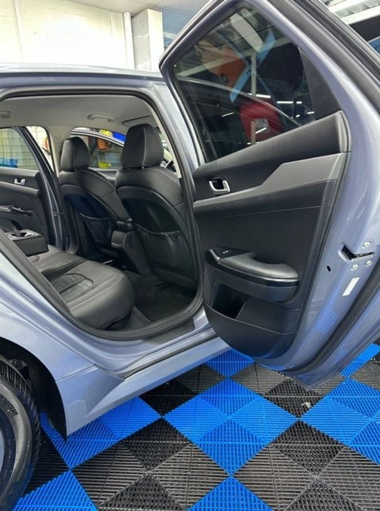 Kia K5 LX Kia K5 2021 1.6 turbo in good condition minimal damage with 100,000 km mileage