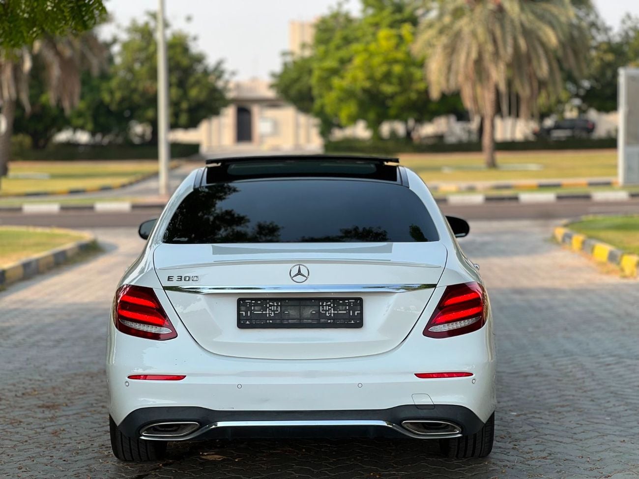 مرسيدس بنز E300 AMG