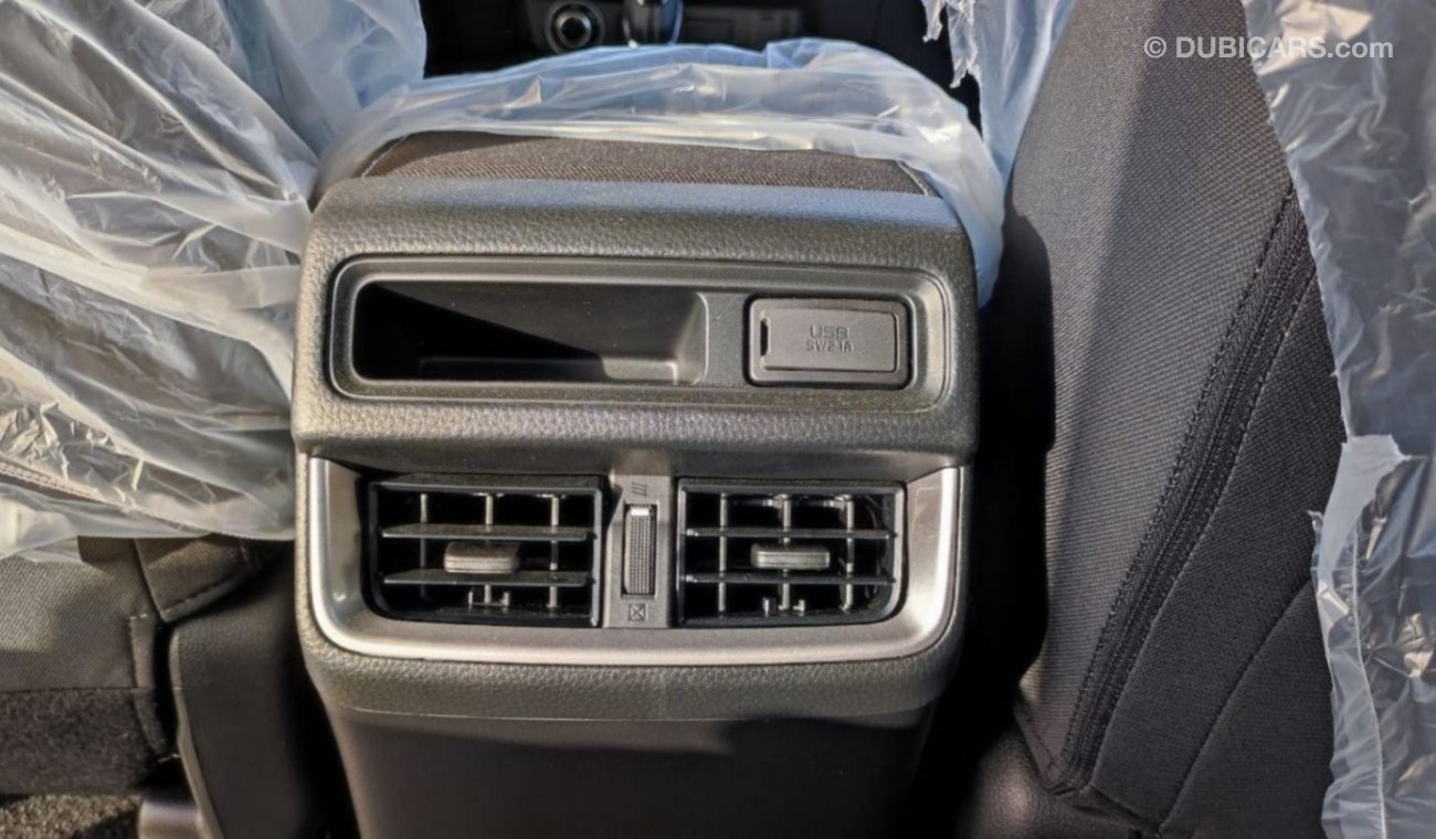 Isuzu DMax RG Crew 3.0L Diesel, pick up, 2023, 4x4, 4 doors, white color.