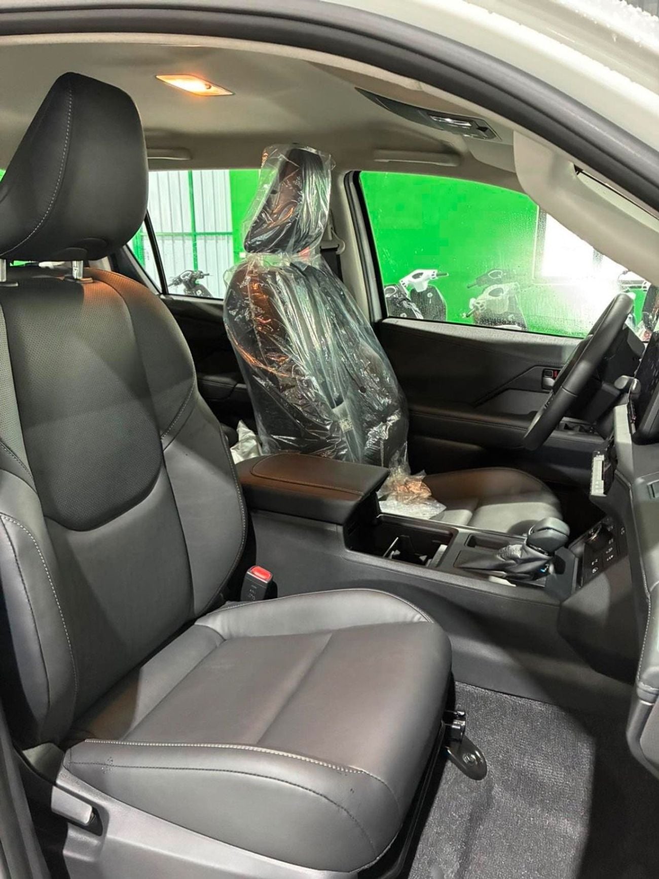 Toyota Hilux ADVENTURE 2.8 Full Option New Shape Brand New