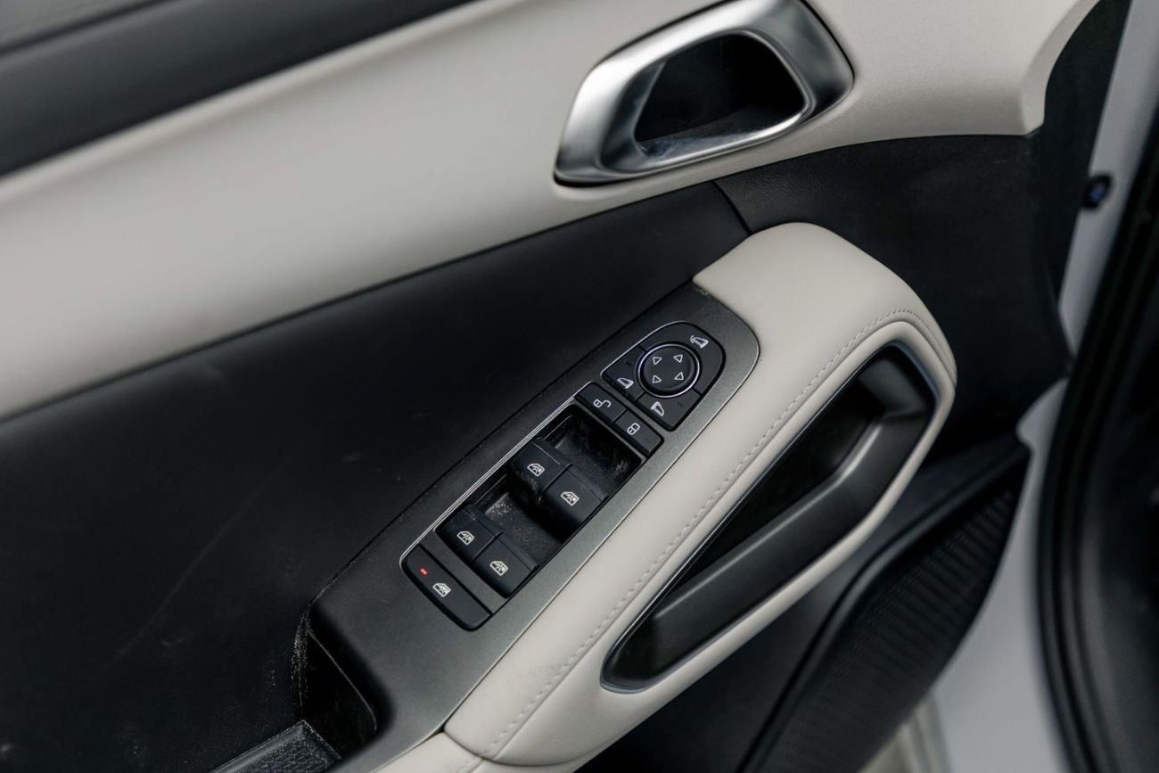 BYD Yuan Up Transcend - White Inside Beige | Export Only