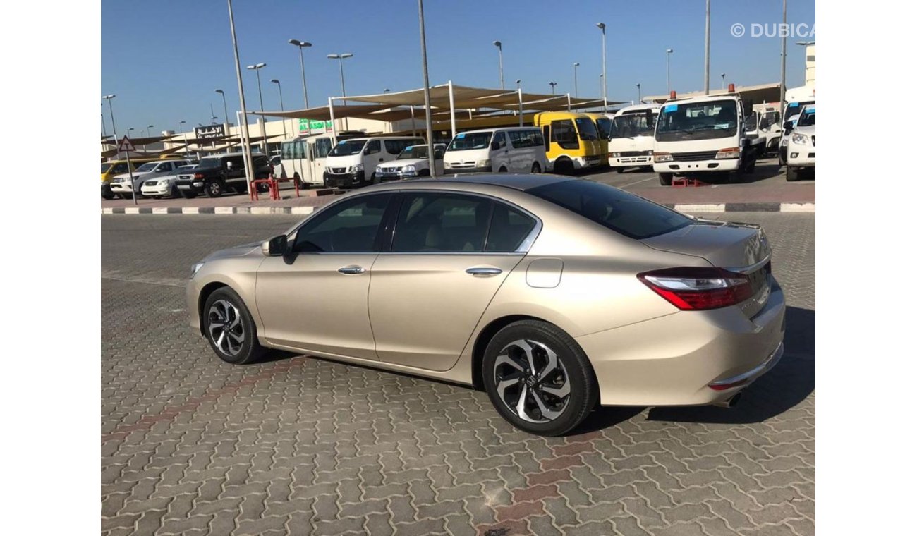 Honda Accord 2017 gcc full option orginal pint