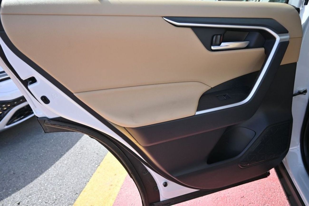 تويوتا راف ٤ تويوتا RAV4 2.0 لتر بنزين ، CUV ، دفع رباعي ، 5 أبواب ، مثبت سرعة ، فتحة سقف ، بدء دفع ، DVD ، كامير