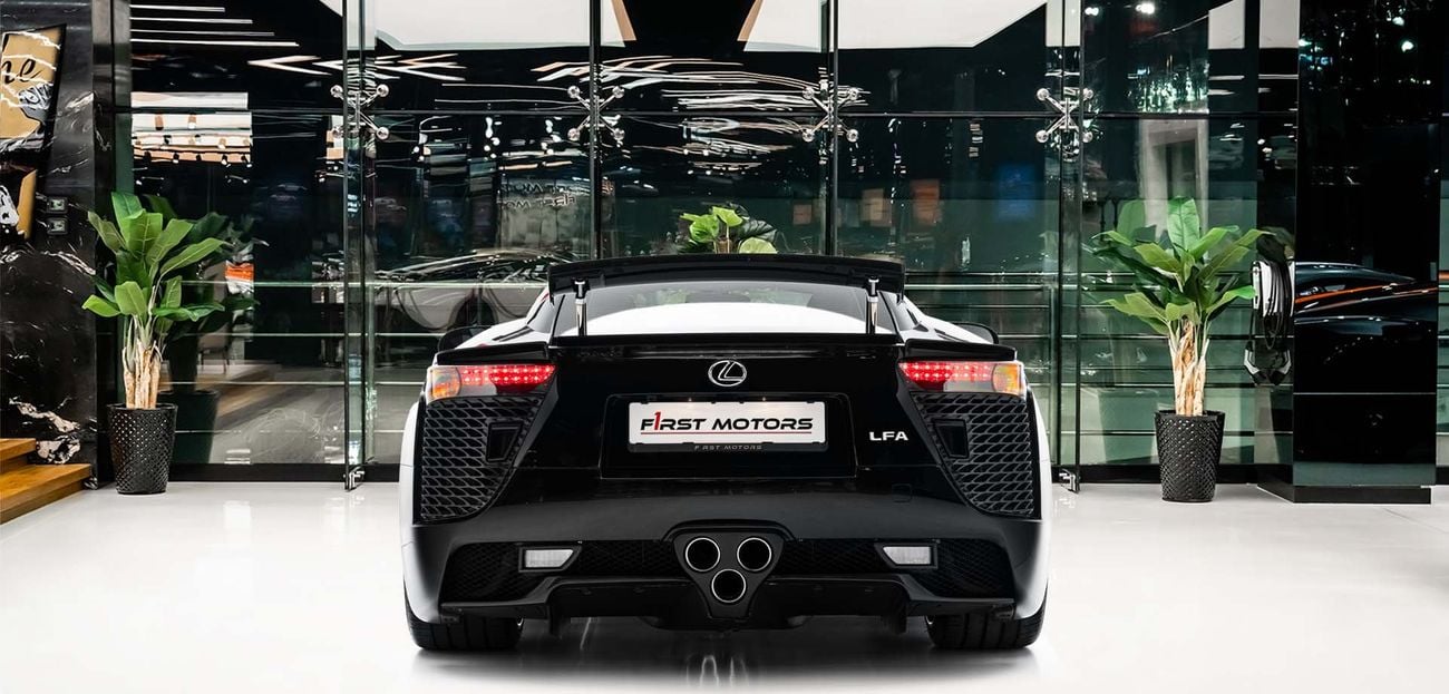 لكزس LFA 4.8L V10 Naturally Aspirated Engine