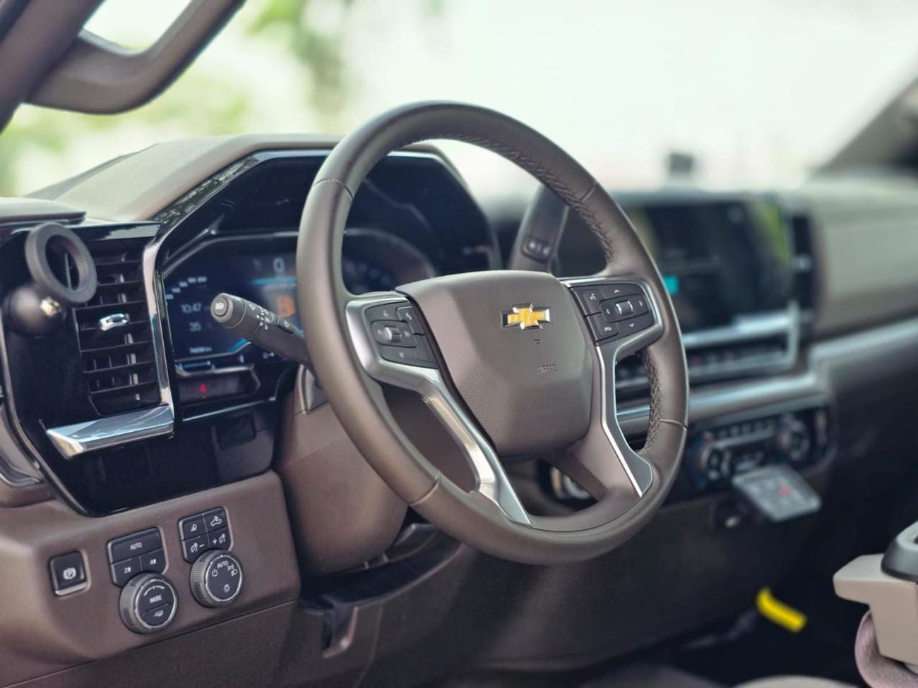 Chevrolet Silverado 5.3 V8 LT DOUBLE CABIN WITH LIFT KIT 2024 GCC AL GHANDI IN MINT CONDITION