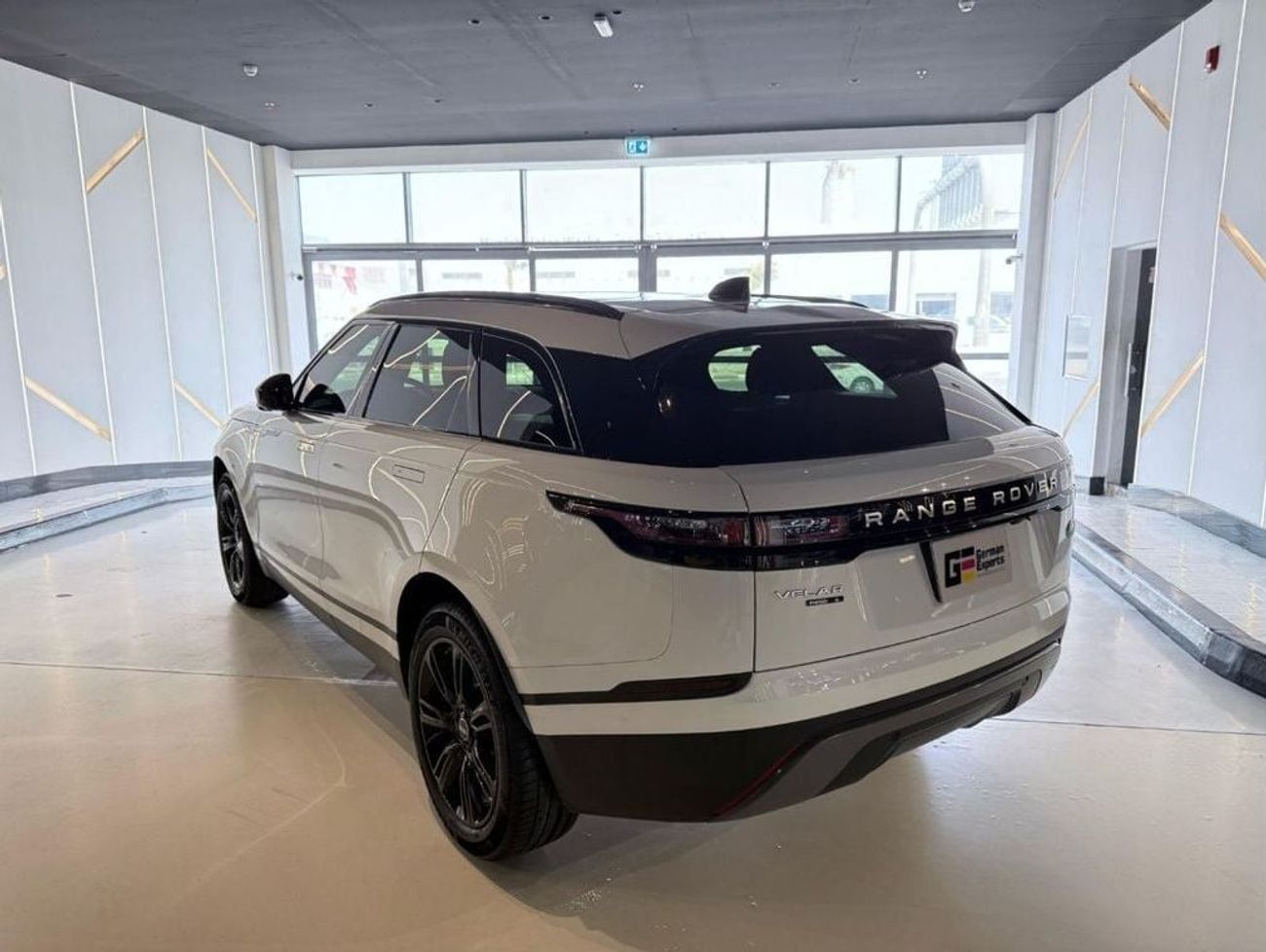 لاند روفر رينج روفر فيلار P250 R-Dynamic S 2.0L 2019 VELAR R DYNAMIC SE P250 / 40,000 KM / Warranty Available up on request