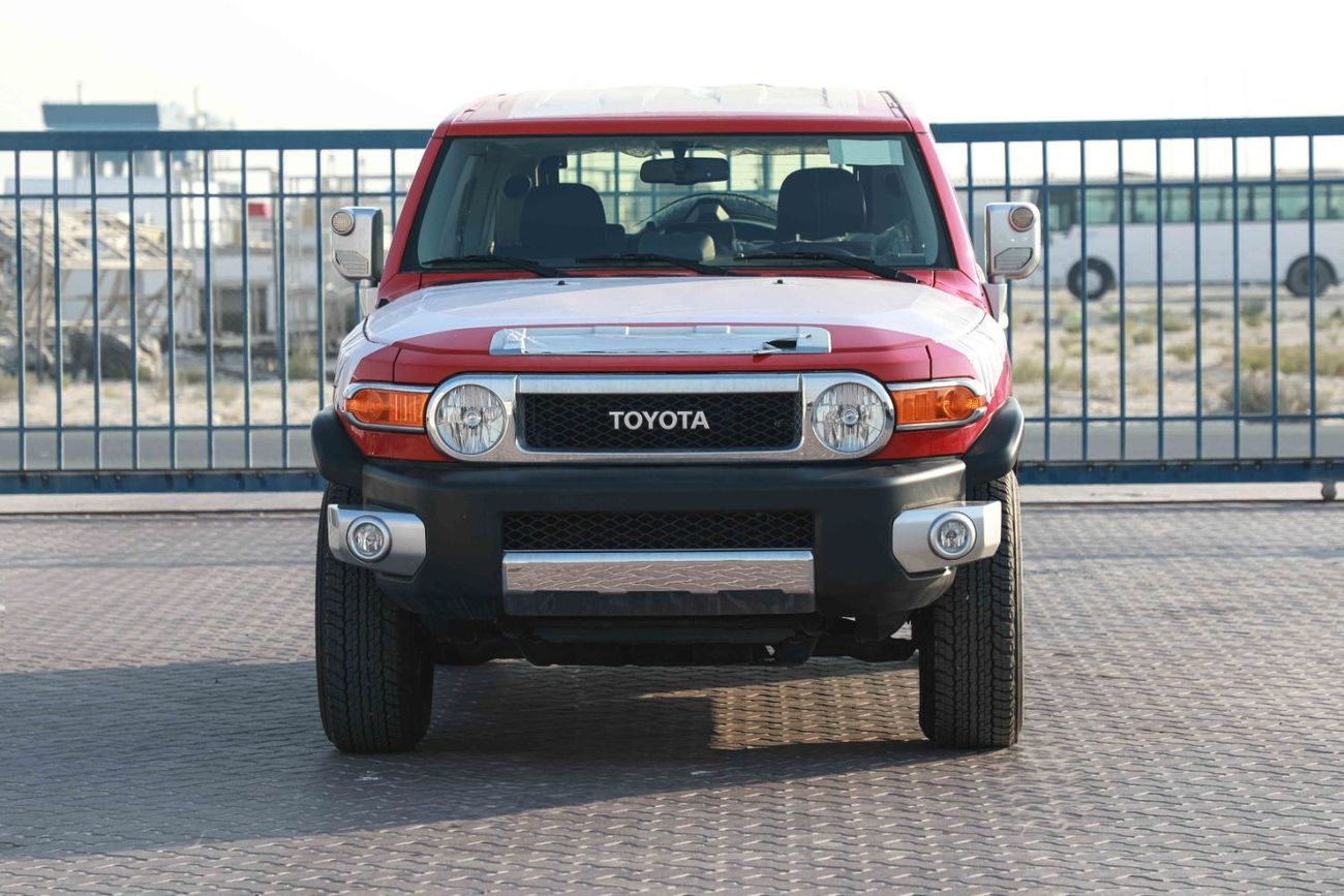 Toyota FJ Cruiser 2023 Toyota FJ Cruiser 4.0 W/0 JBL - Red inside Grey | Export Only