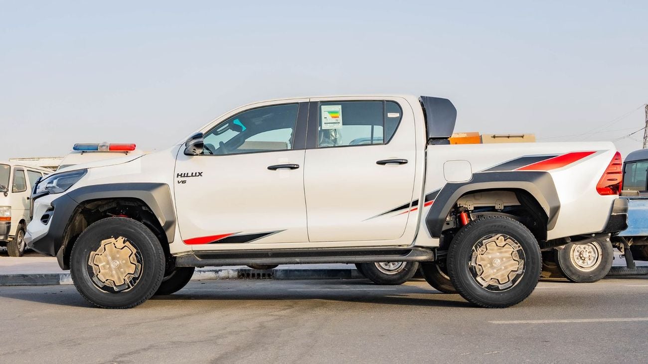 تويوتا هيلوكس 2026 Toyota Hilux GR-Sport 4.0L AT Petrol (White)