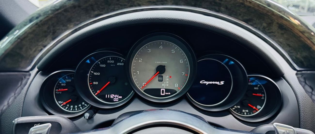 Porsche Cayenne Platinum Edition 3.6L