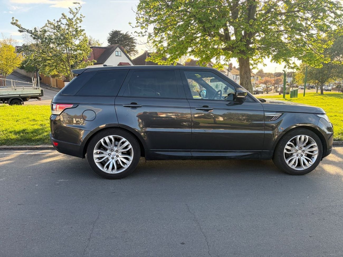 Land Rover Range Rover Sport UK STOCK | 2016 | PANORAMIC SUNROOF | RHD | 3.0L DIESEL ENGINE | AT | 69,488 MILES