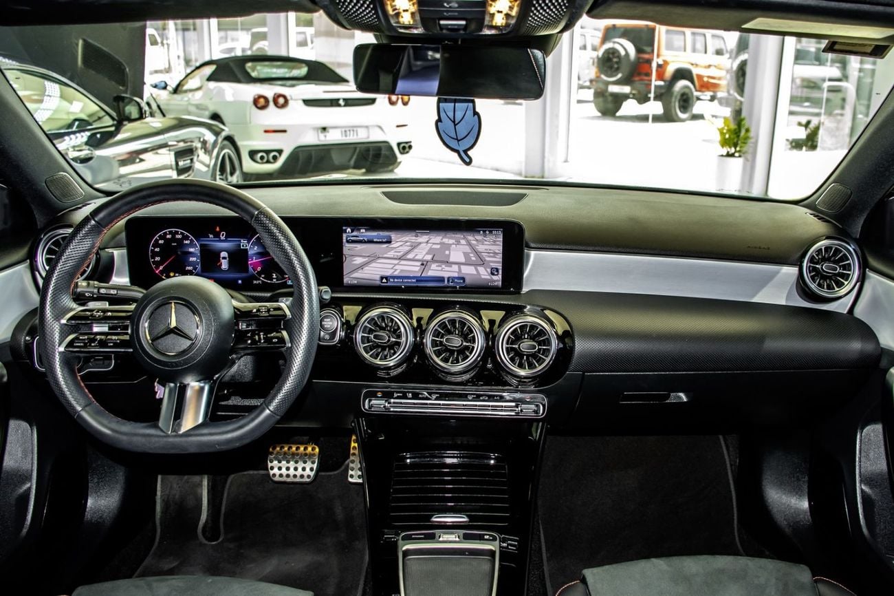 Mercedes Benz A200 Mercedes-Benz A-Class 200 2023 GCC specs