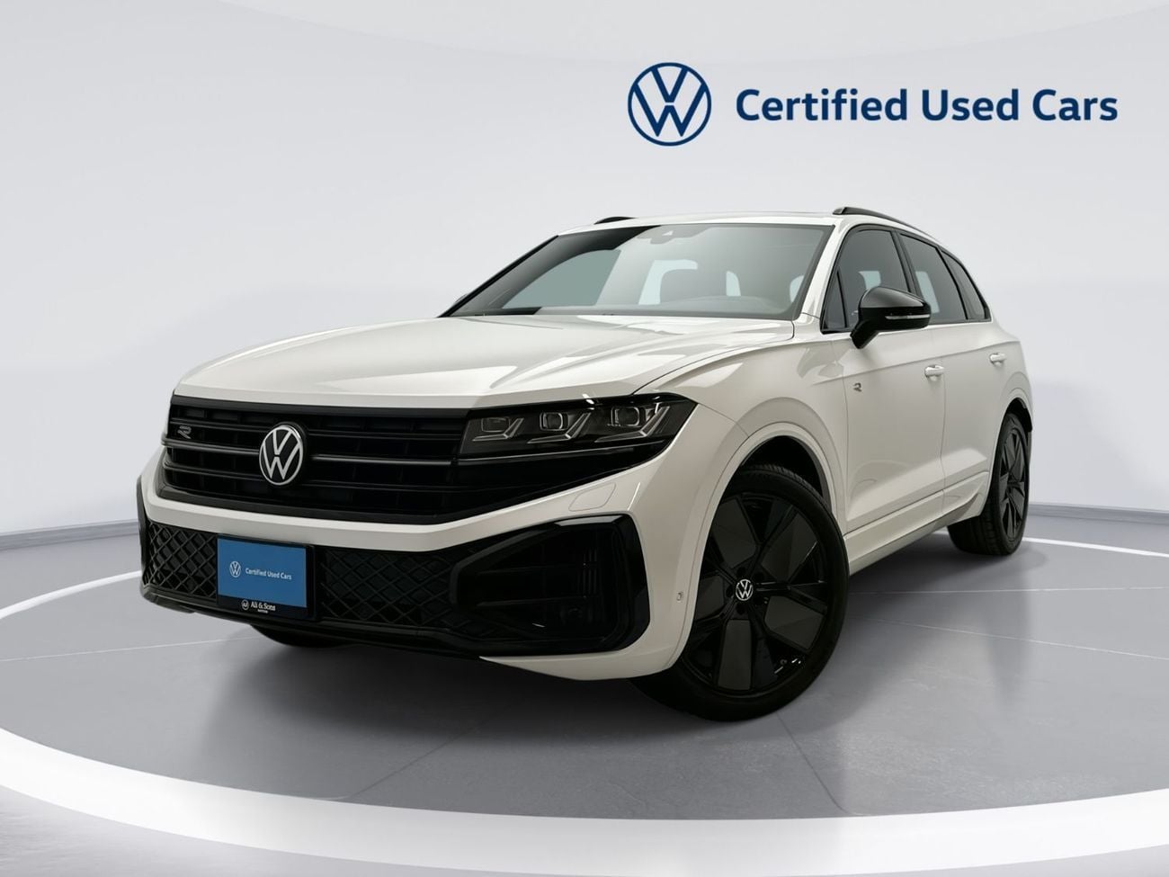 فولكس واجن طوارق Touareg R-Line + (Ref#00130) - 42,100 AED SAVINGS from New Car