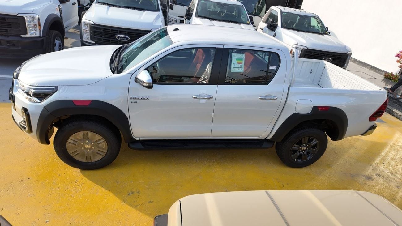 Toyota Hilux TOYOTA HILUX SR5 4.0 V6 4WD A/T 2026