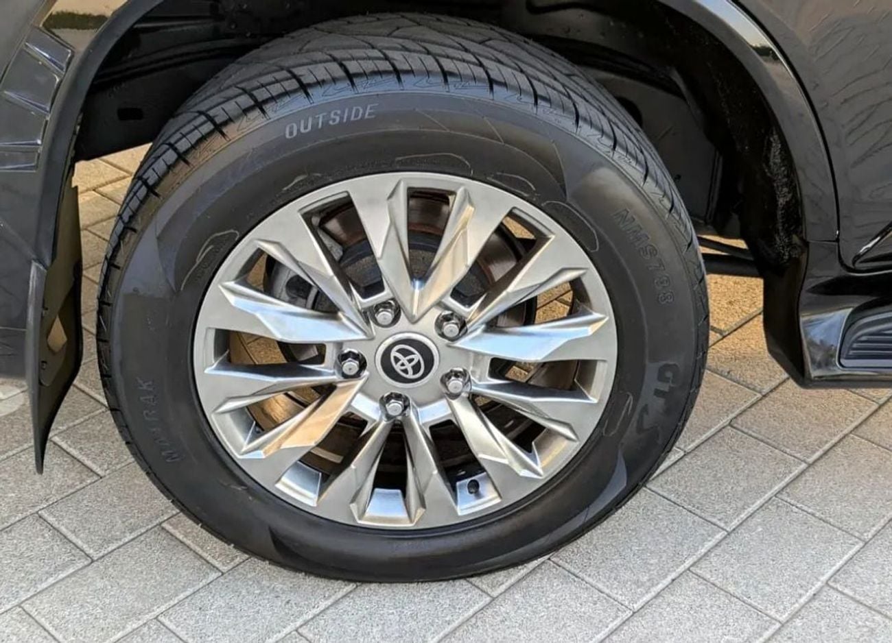 Toyota Land Cruiser GXR Toyota landcruise 2020Model Facelifted 2025 GXR 4.0L V6 petrol Engine Colour Black push start Transm