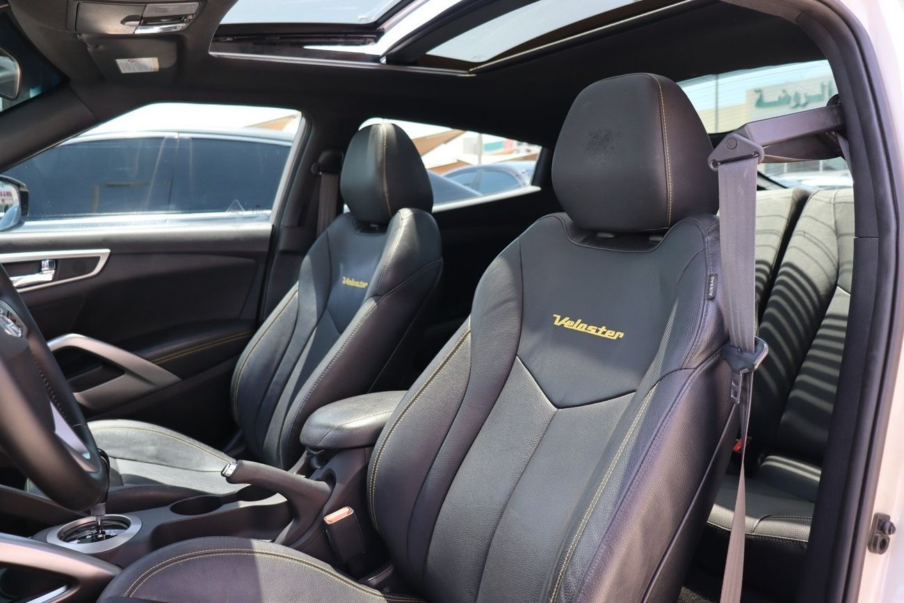 هيونداي فيلوستر GLS 1.6L Hyundai Veloster GLS Top 1.6L / 2016 / GCC / Free Accident Clean/ Original paint