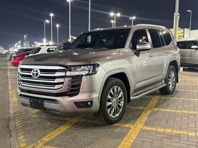 تويوتا لاند كروزر GXR 3.3L Twin Turbo Diesel Engine LHD 4WD Automatic Gear 7 Seats 5 Doors