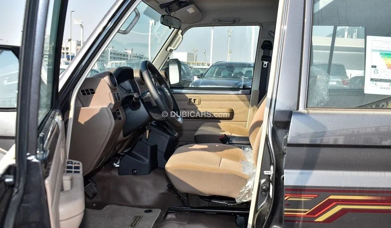 Toyota Land Cruiser 70 HT VXR D/C AT 4.0