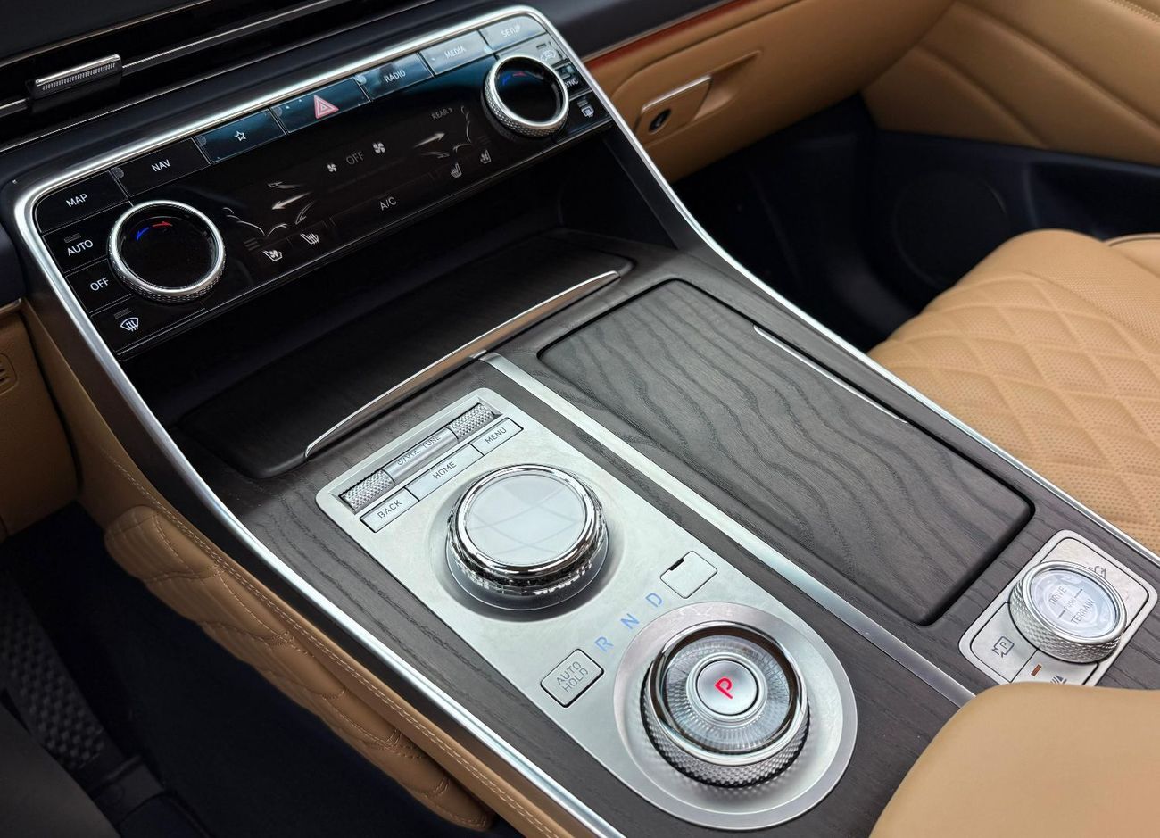 Genesis GV80 2024 Genesis GV80 Royal, 2029 Warranty + Service Pack, Full Genesis Service History, 7 Seater, GCC