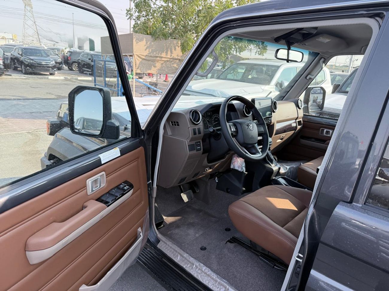 Toyota Land Cruiser 70 Toyota LC76 4.0L Petrol A/T Full Option 2025 (Export Only)