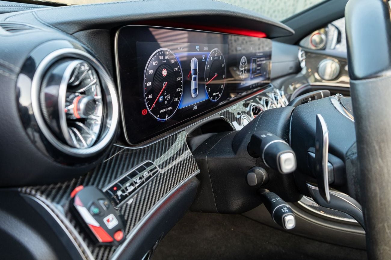 Mercedes-Benz E 63 S AMG Std 4.0L