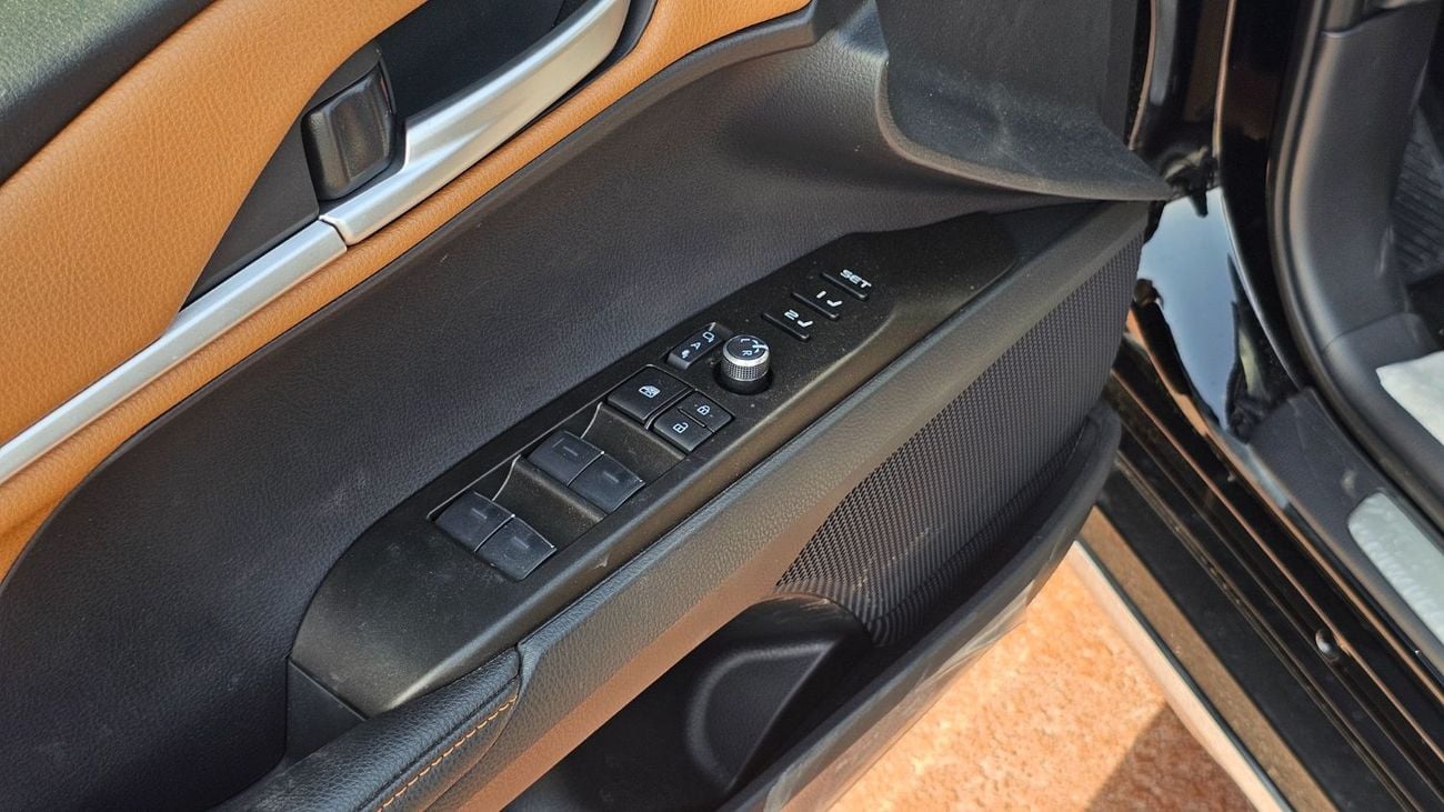 Toyota Camry Toyota Camry Lumiere, 2.5L Hybrid with Seat Memory & Ventilation, Radar, 360 Camera