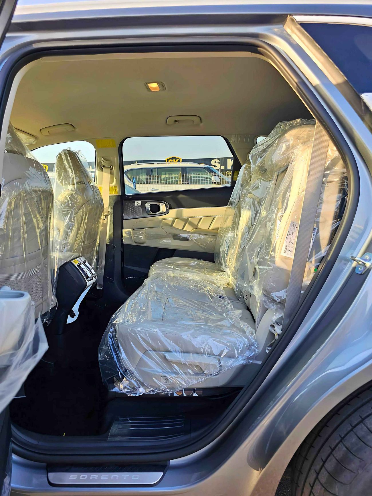 Kia Sorento 2.5L V4 PETROL / 360* CAMERA  / POWER SEATS & LEATHER / 4WD (CODE # 69093)