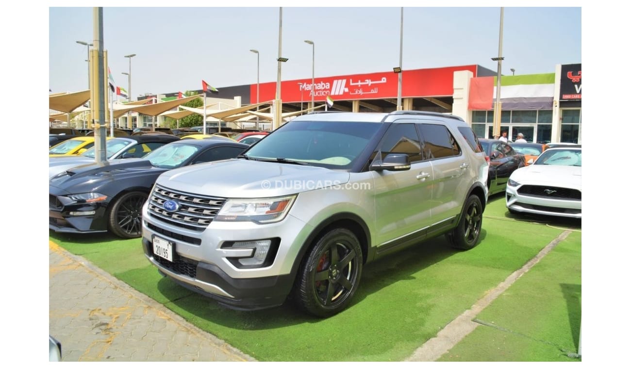 Ford Explorer XLT CLEAN CAR //AIR BAGS//FULL OPTION//PANORAMIC