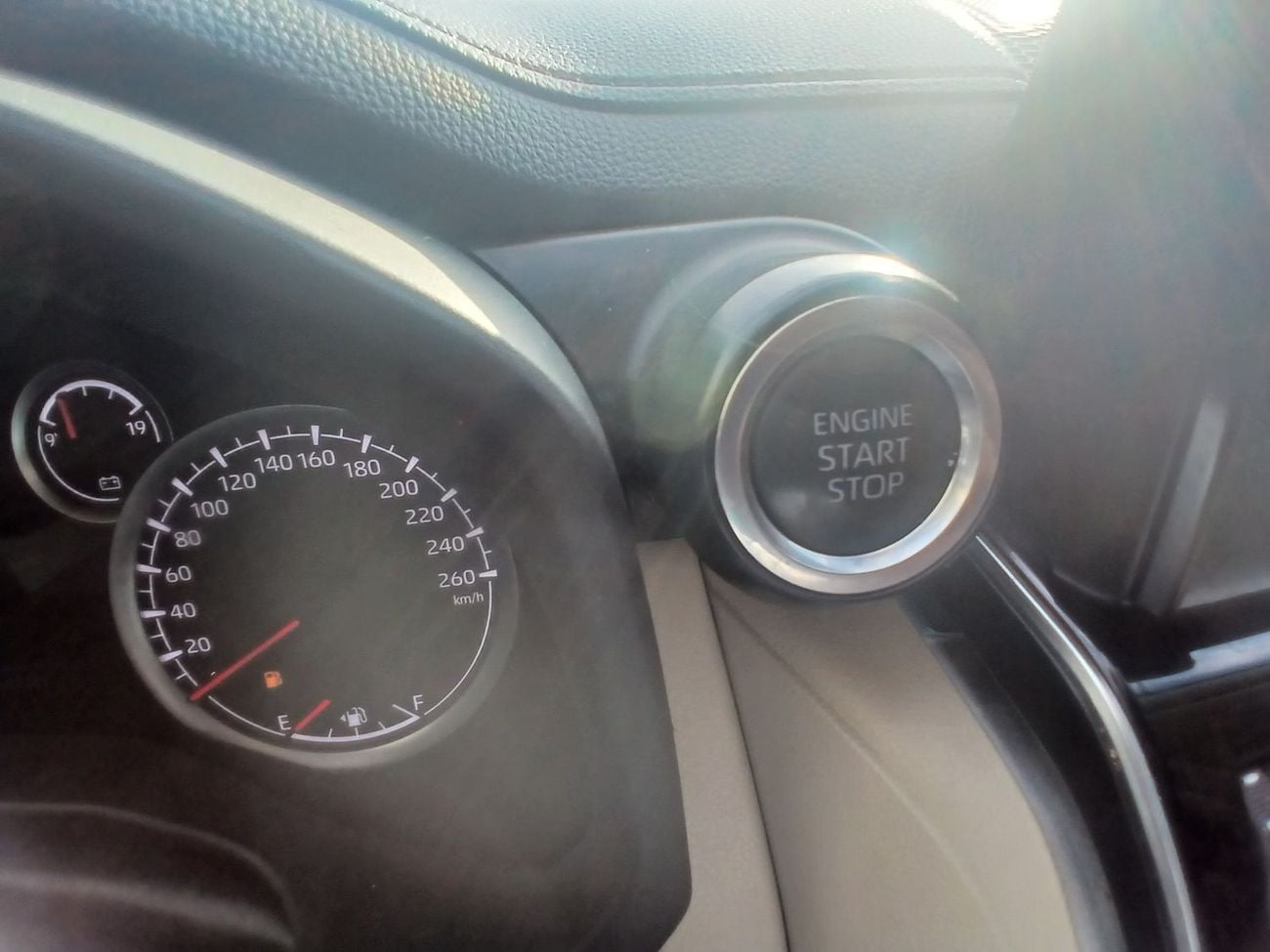 تويوتا لاند كروزر Toyota landcruise 2022MODEL 4.0L petrol Engine v6 Colour Brown push start Sunroof Transmission Autom
