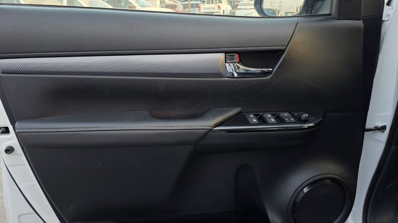 Toyota Hilux 2026 TOYOTA GR 4.0L GASOLINE (OMAN SPECS) WHITE