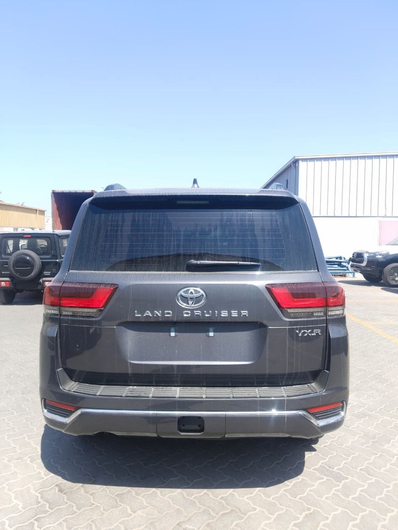 تويوتا لاند كروزر VXR 3.5L Petrol Automatic (EXPORT TO AFRICA ONLY)