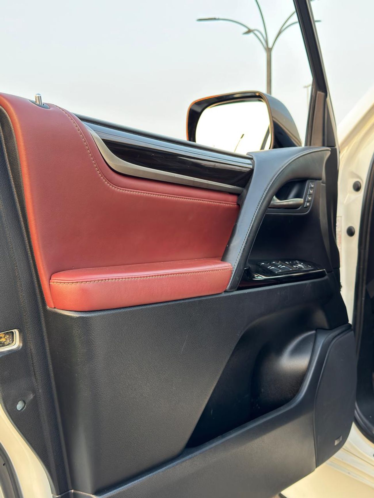 لكزس LX 570 Sport Platinum 5.7L